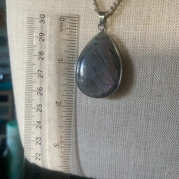 Purple Labradorite Teardrop Pendant - Picture 7 of 8